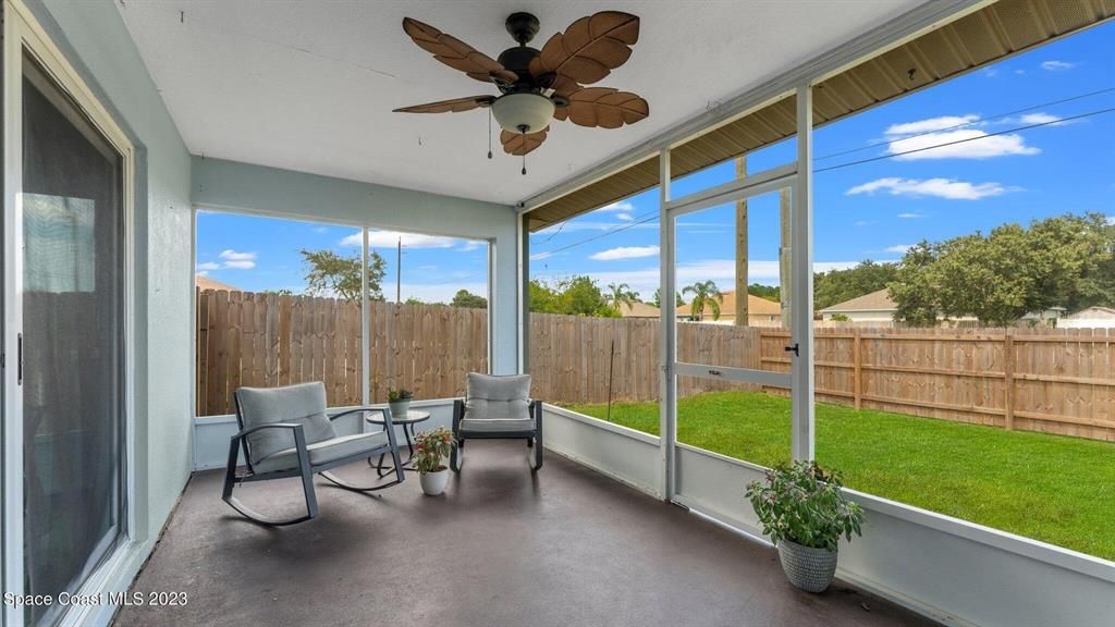 Recently Sold: $325,000 (3 beds, 2 baths, 1557 Square Feet)