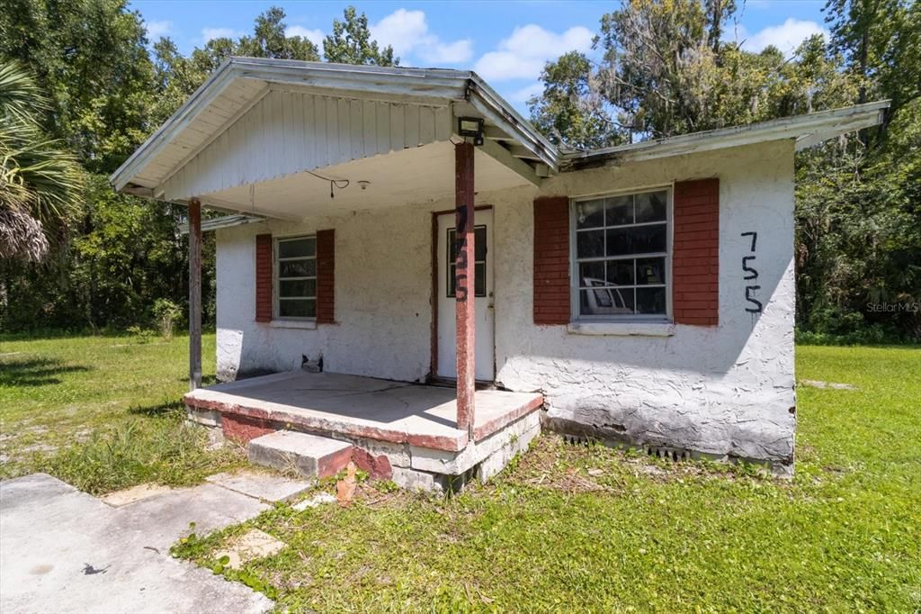 Recently Sold: $150,000 (5 beds, 2 baths, 1582 Square Feet)