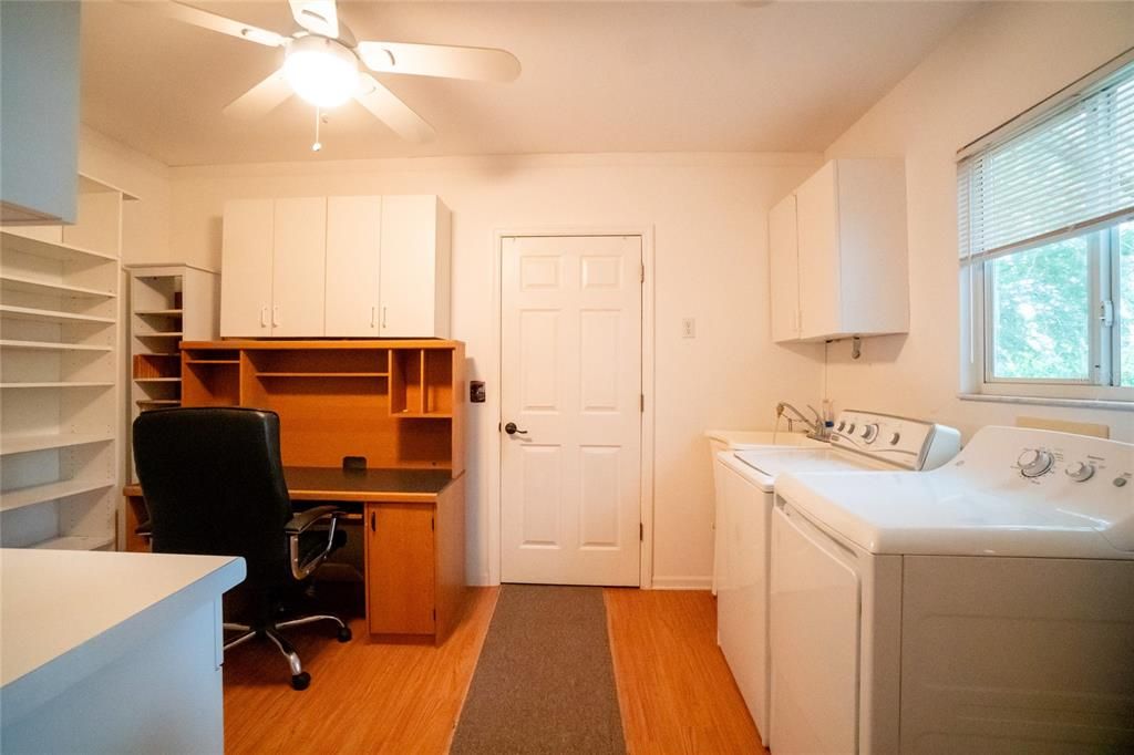 Laundry room/ walk-in pantry