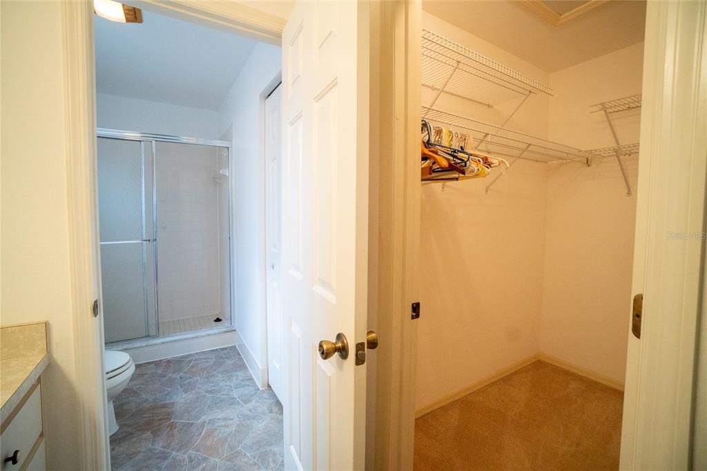 Master bath/ walk in closet