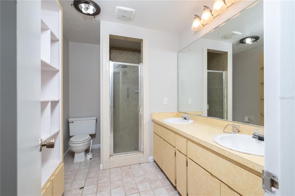 最近售出: $285,000 (3 贝兹, 2 浴室, 1430 平方英尺)
