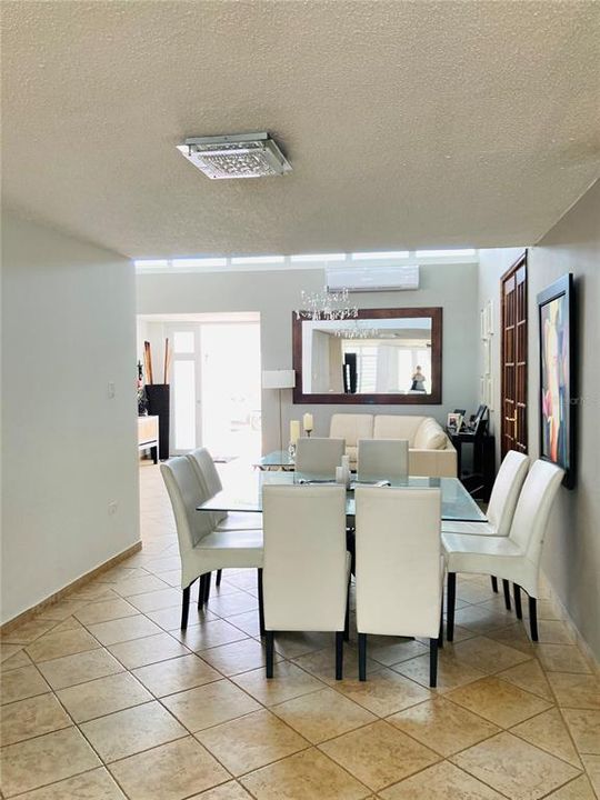 Recently Sold: $685,000 (3 beds, 2 baths, 3051 Square Feet)