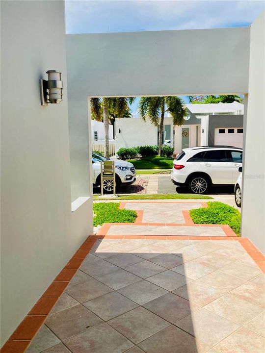 Recently Sold: $685,000 (3 beds, 2 baths, 3051 Square Feet)