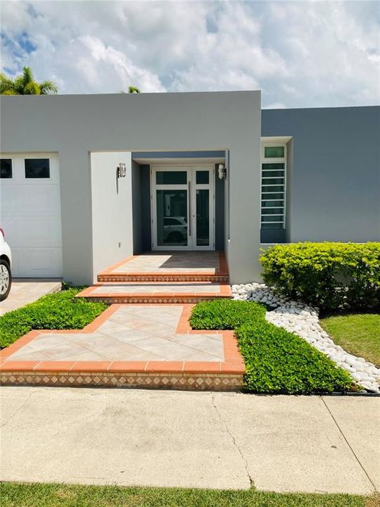 Vendido Recientemente: $685,000 (3 camas, 2 baños, 3051 Pies cuadrados)