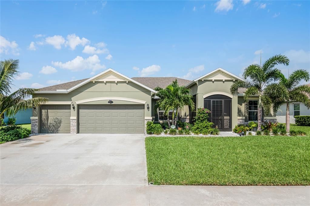 Recently Sold: $599,000 (4 beds, 3 baths, 2475 Square Feet)