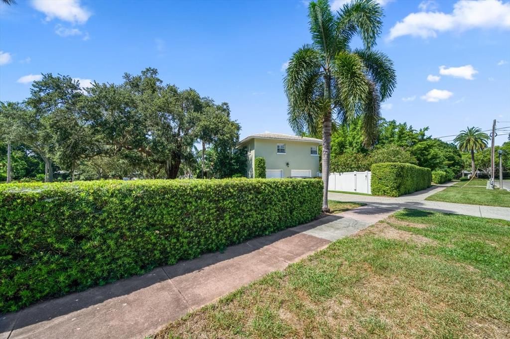 Recently Sold: $1,250,000 (3 beds, 4 baths, 2392 Square Feet)
