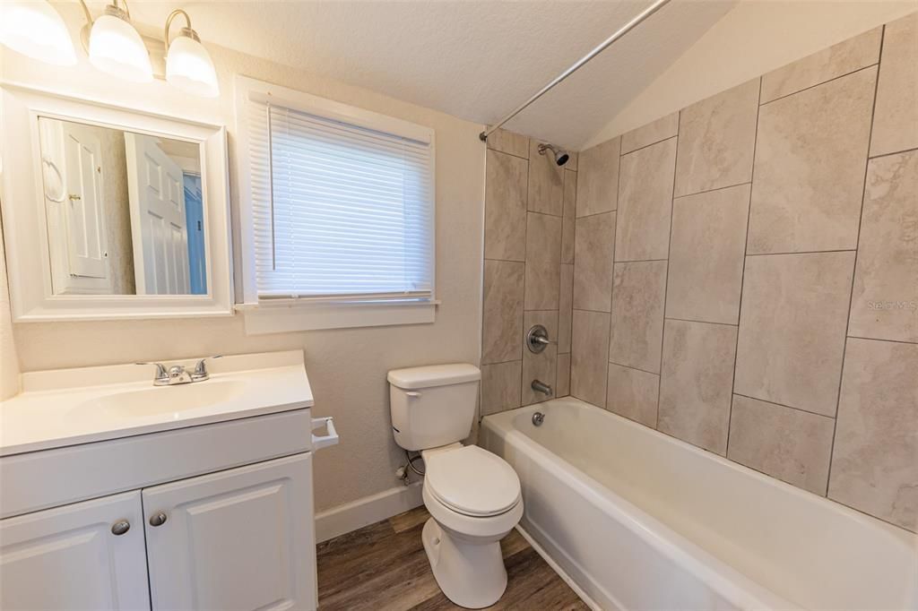 Недавно арендовано: $1,625 (3 спален, 2 ванн, 1300 Квадратных фут)