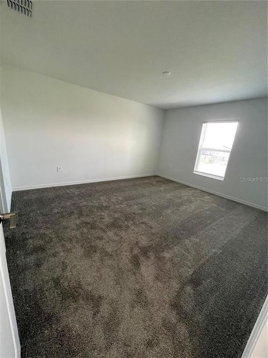 Recently Rented: $2,000 (3 beds, 2 baths, 1560 Square Feet)