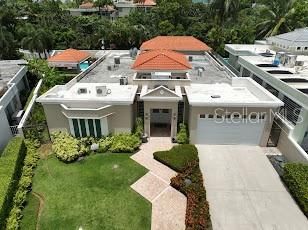 Vendido Recientemente: $1,650,000 (5 camas, 5 baños, 4000 Pies cuadrados)