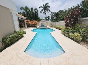 Recently Sold: $1,650,000 (5 beds, 5 baths, 4000 Square Feet)