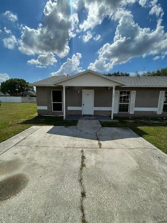 Recently Rented: $1,300 (2 beds, 1 baths, 1110 Square Feet)