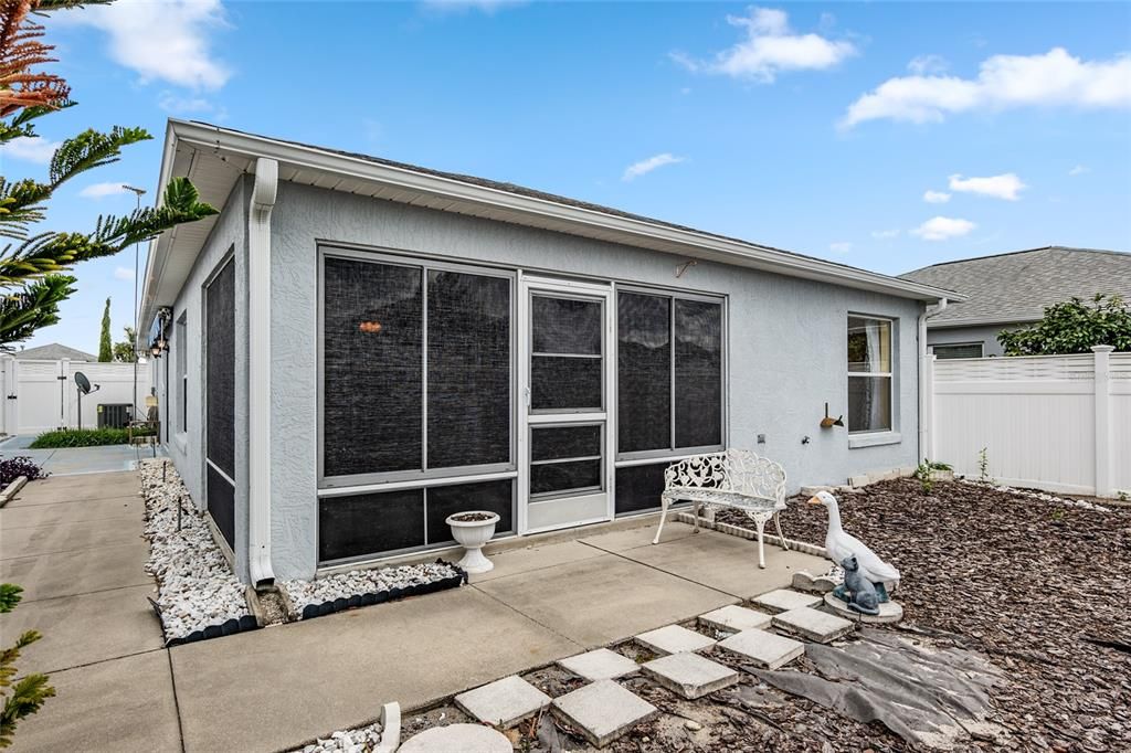 Recently Sold: $285,000 (2 beds, 2 baths, 1167 Square Feet)