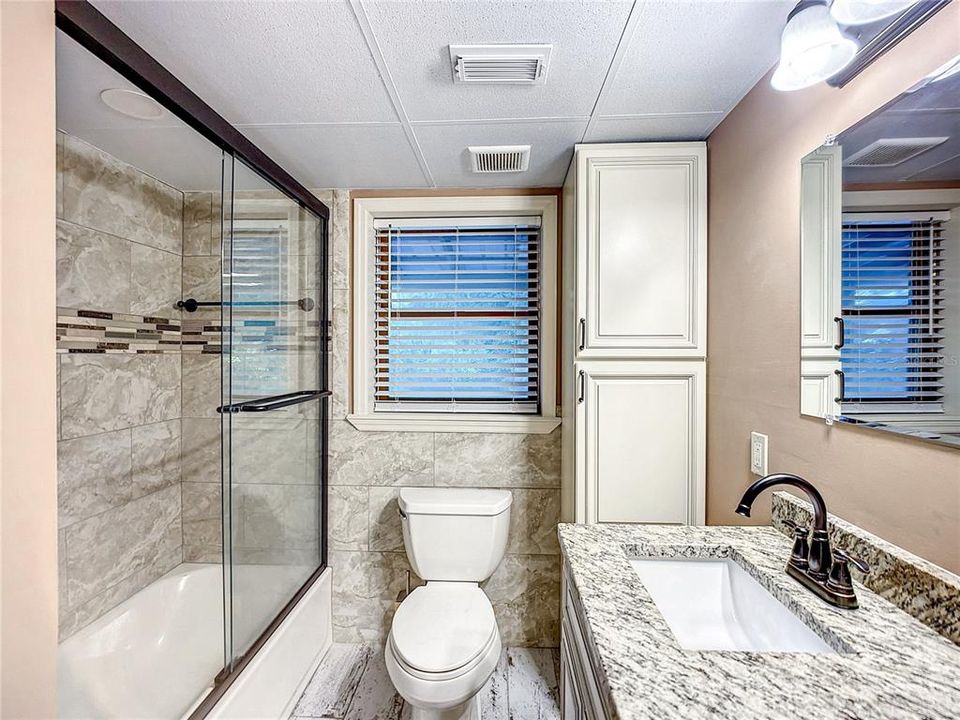 最近售出: $399,900 (2 贝兹, 2 浴室, 1751 平方英尺)