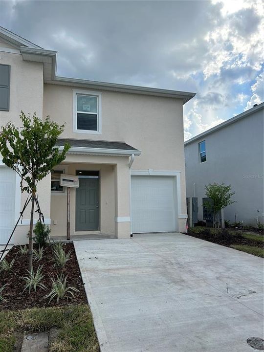 Recently Sold: $327,990 (3 beds, 2 baths, 1758 Square Feet)