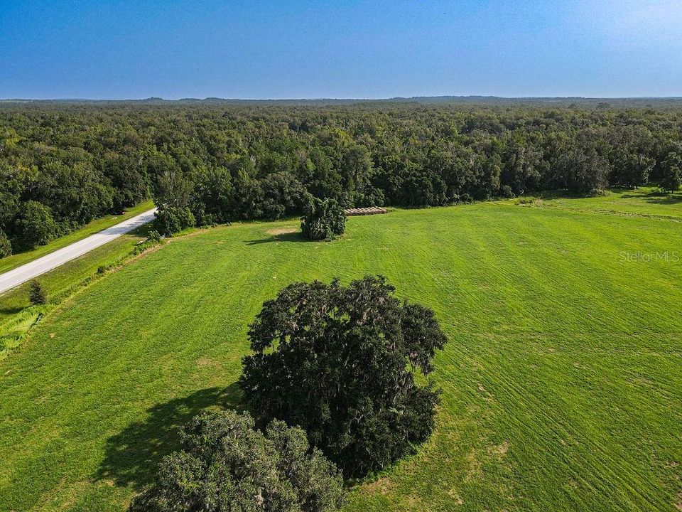 На продажу: $849,000 (7.80 acres)