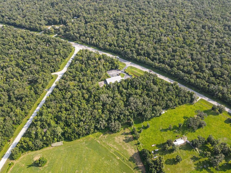 На продажу: $849,000 (7.80 acres)