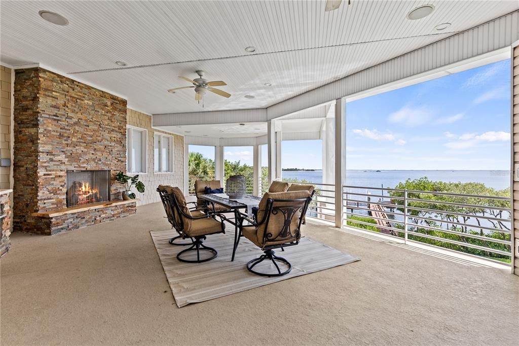 Recently Sold: $1,999,000 (4 beds, 3 baths, 4136 Square Feet)