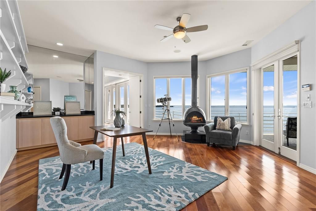 Recently Sold: $1,999,000 (4 beds, 3 baths, 4136 Square Feet)