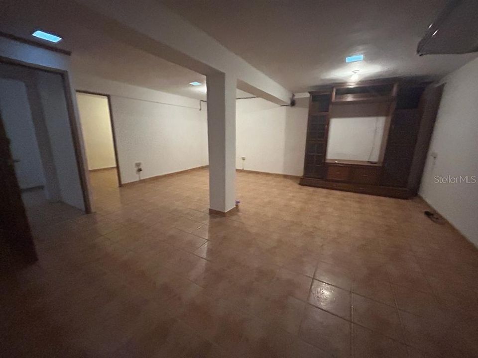 En Venta: $1,295,000 (4 camas, 3 baños, 3400 Pies cuadrados)