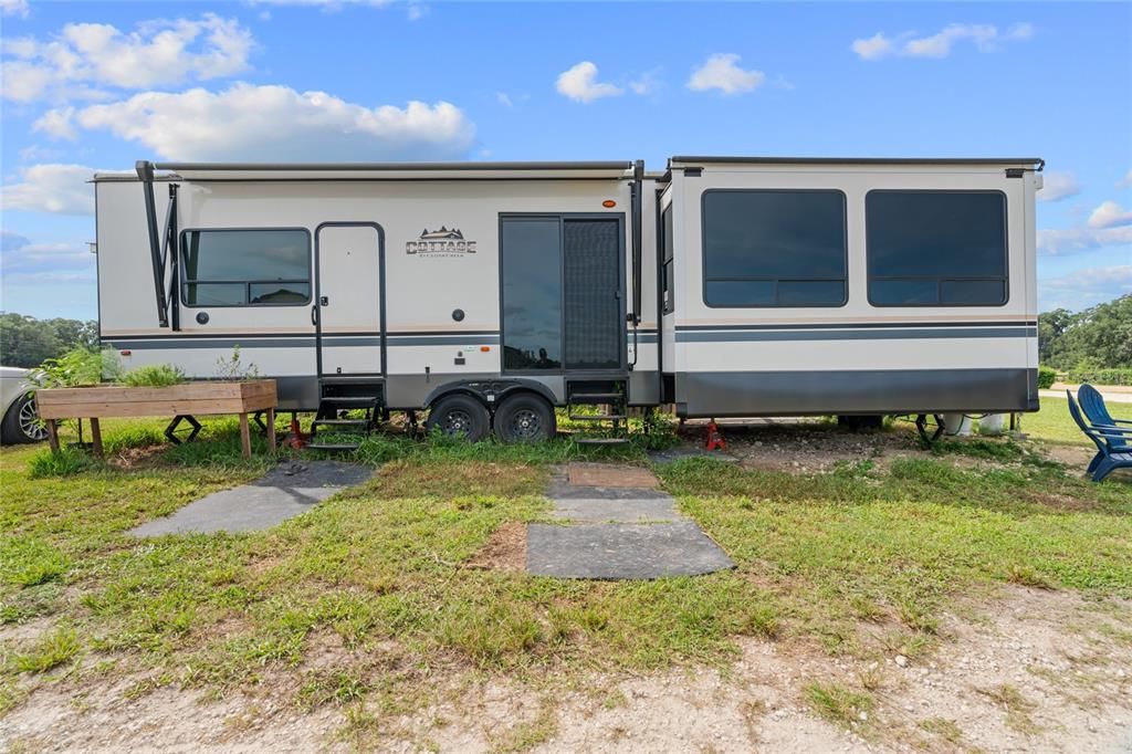 For Sale: $2,900,000 (1 beds, 2 baths, 24060 Square Feet)