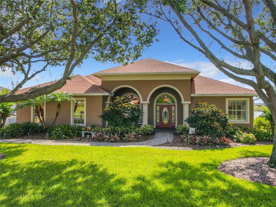 Welcome to 652 Hart Lake Dr!