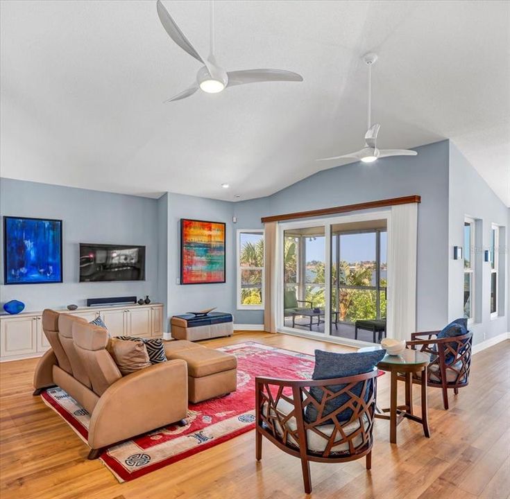 Active With Contract: $2,200,000 (5 beds, 4 baths, 3876 Square Feet)