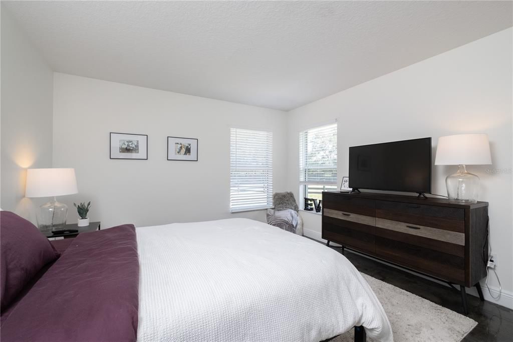 Recently Sold: $2,450,000 (3 beds, 2 baths, 2304 Square Feet)