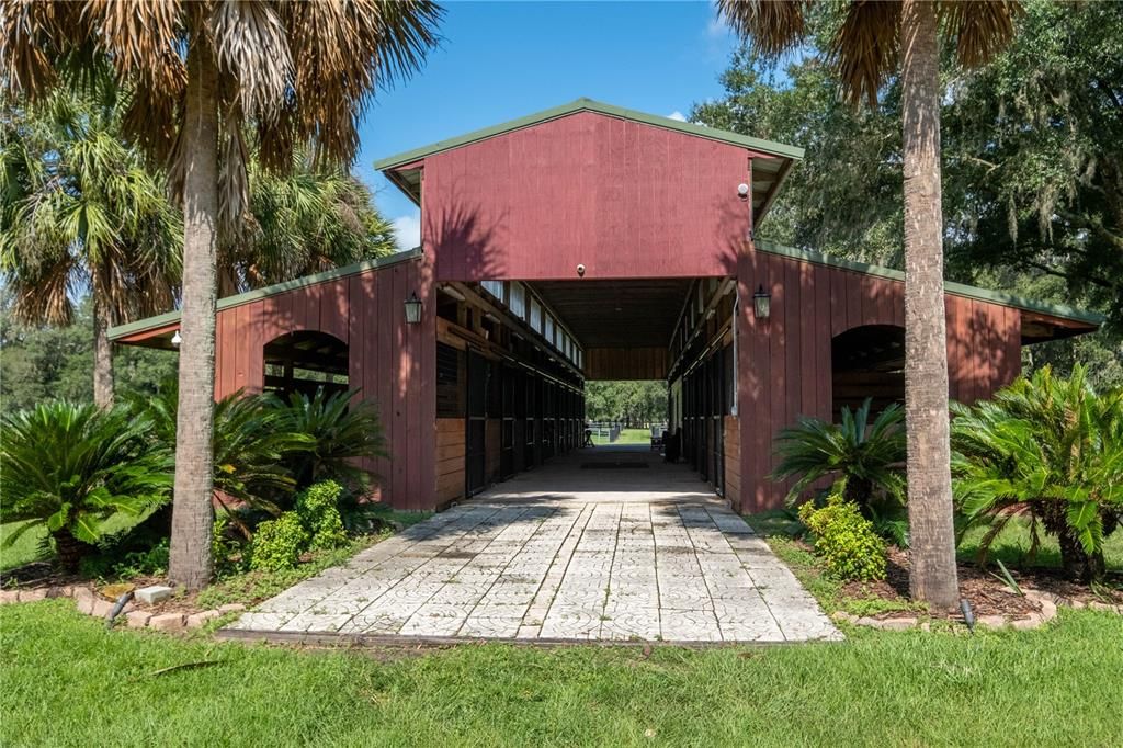 Recently Sold: $2,450,000 (3 beds, 2 baths, 2304 Square Feet)