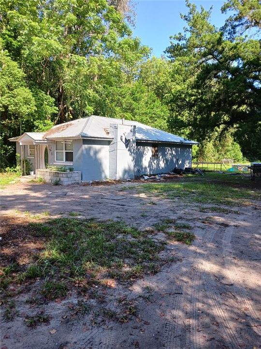 Recently Sold: $125,000 (2 beds, 1 baths, 975 Square Feet)