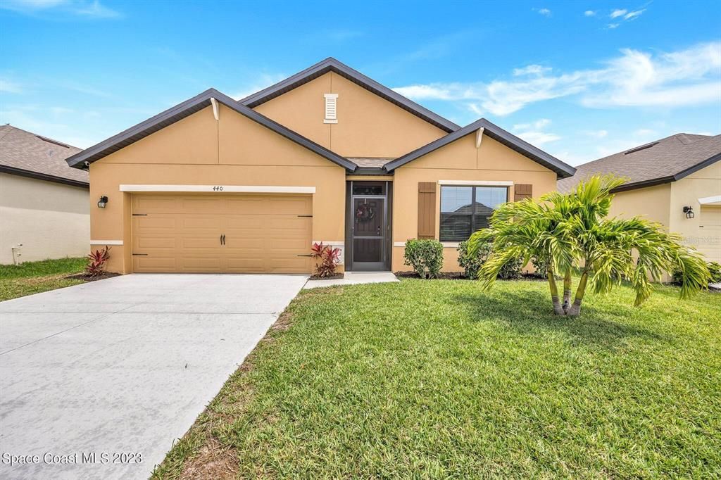 Recently Sold: $360,000 (4 beds, 2 baths, 1830 Square Feet)