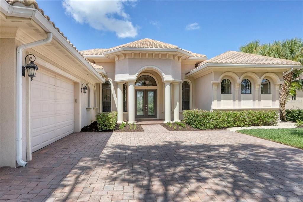 For Sale: $2,000,000 (4 beds, 4 baths, 3990 Square Feet)