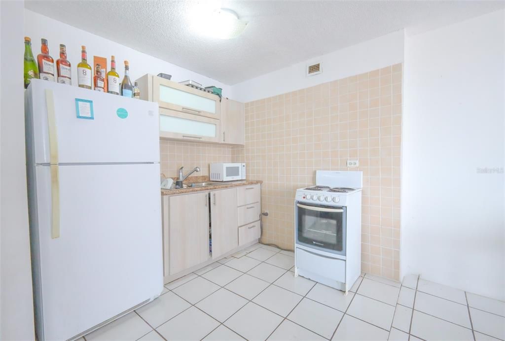 Recently Sold: $70,000 (1 beds, 1 baths, 563 Square Feet)