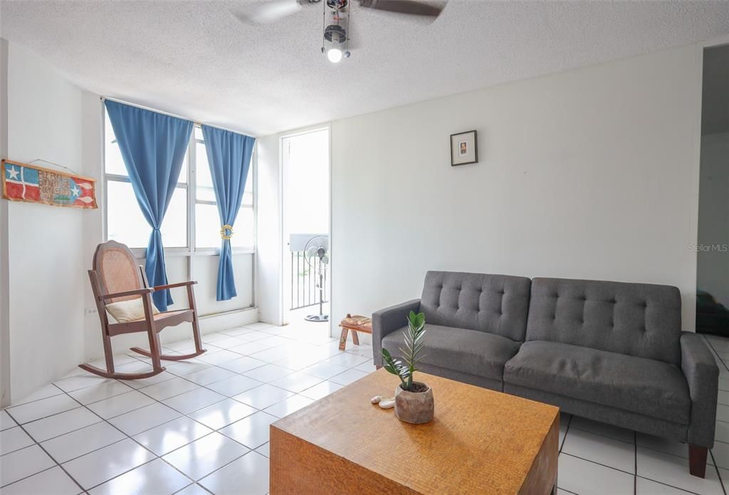 Recently Sold: $70,000 (1 beds, 1 baths, 563 Square Feet)