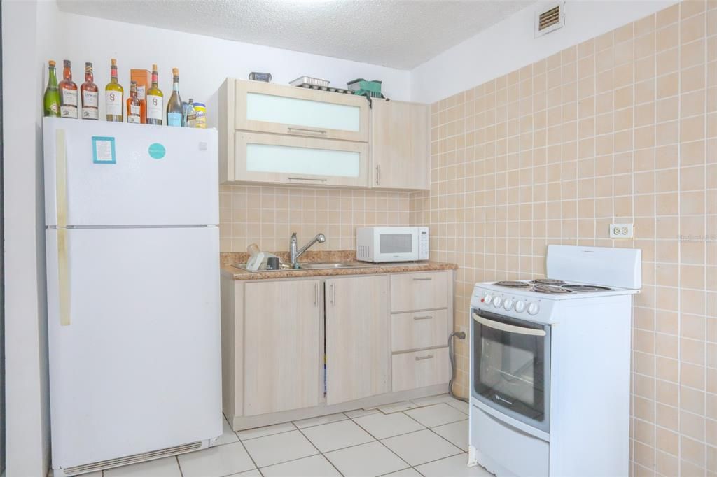 Recently Sold: $70,000 (1 beds, 1 baths, 563 Square Feet)