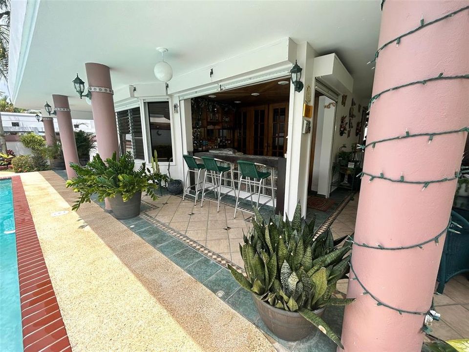 Vendido Recientemente: $665,000 (4 camas, 3 baños, 2800 Pies cuadrados)