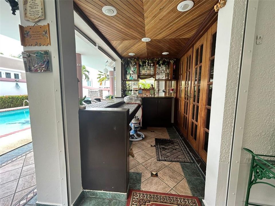 Vendido Recientemente: $665,000 (4 camas, 3 baños, 2800 Pies cuadrados)