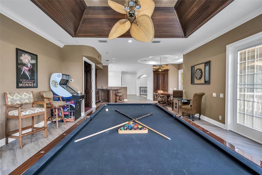 Recently Sold: $2,300,000 (5 beds, 4 baths, 6776 Square Feet)