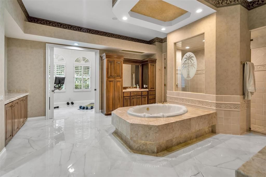 Недавно продано: $2,300,000 (5 спален, 4 ванн, 6776 Квадратных фут)