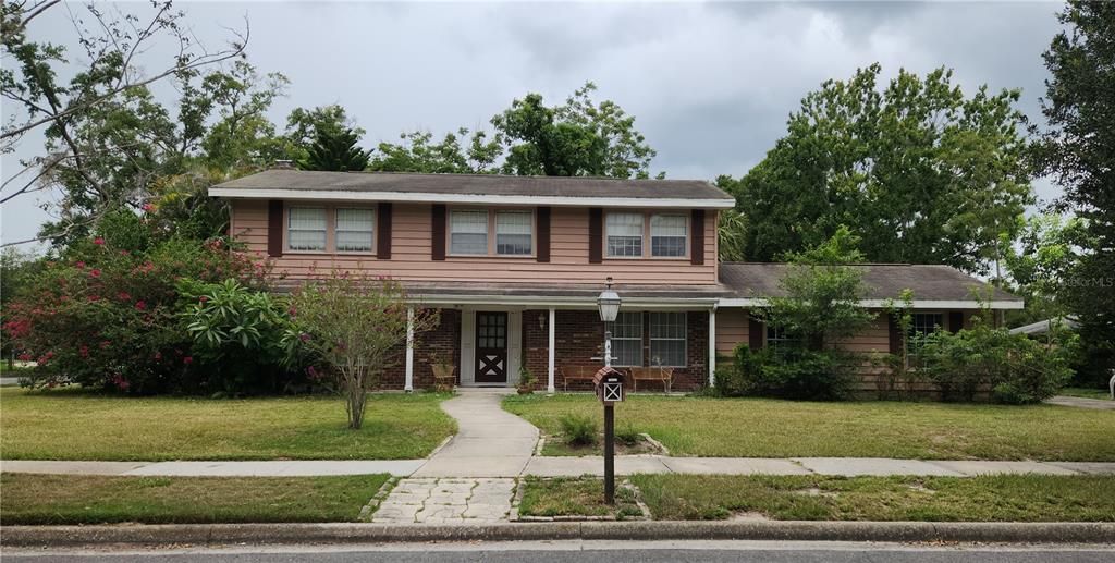 最近售出: $599,000 (4 贝兹, 2 浴室, 1981 平方英尺)