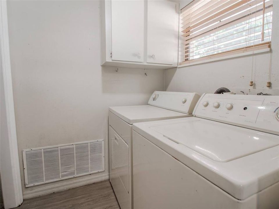 В аренду: $3,600 (4 спален, 2 ванн, 1786 Квадратных фут)