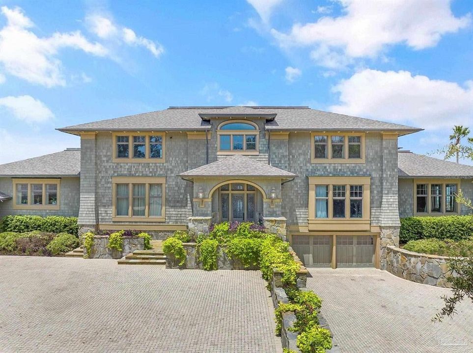 Recently Sold: $11,100,000 (6 beds, 7 baths, 11811 Square Feet)