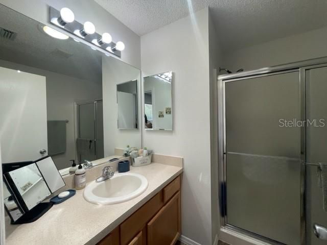 For Rent: $2,200 (2 beds, 2 baths, 1156 Square Feet)