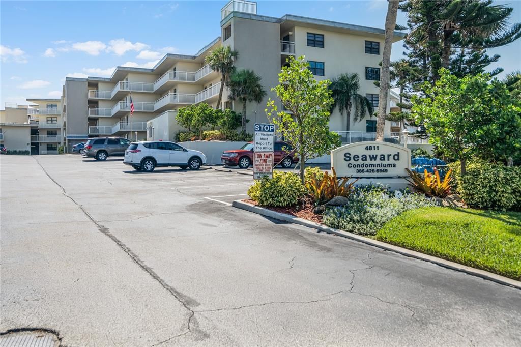 Recently Sold: $725,000 (3 beds, 2 baths, 1176 Square Feet)