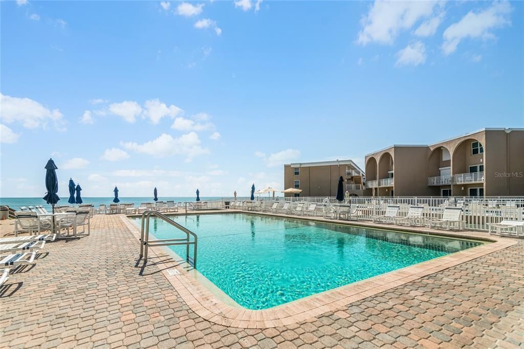 Recently Sold: $725,000 (3 beds, 2 baths, 1176 Square Feet)