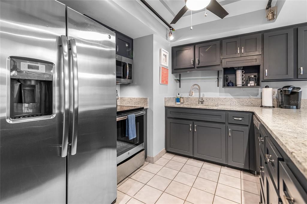 Recently Sold: $725,000 (3 beds, 2 baths, 1176 Square Feet)