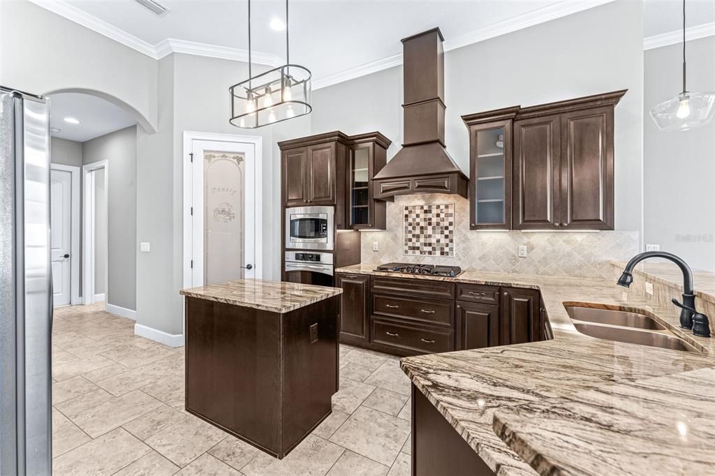 Recently Sold: $925,000 (4 beds, 3 baths, 2952 Square Feet)