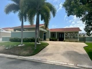 Recently Sold: $1,050,000 (3 beds, 3 baths, 2500 Square Feet)