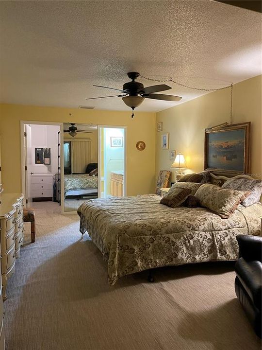 For Rent: $1,800 (1 beds, 1 baths, 1035 Square Feet)