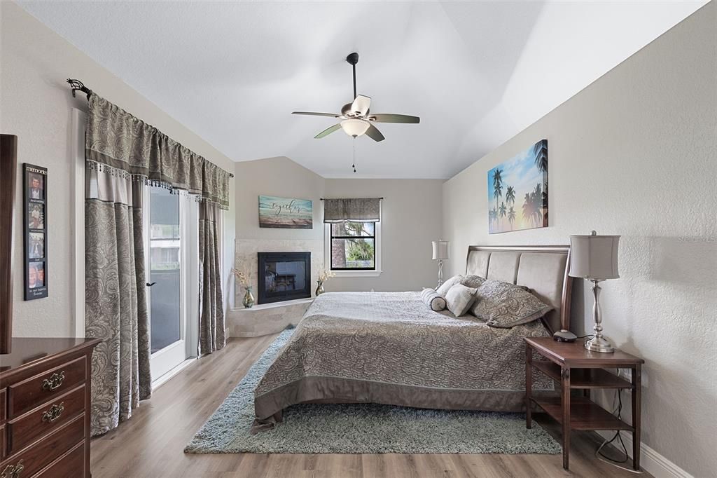 Recently Sold: $995,000 (3 beds, 3 baths, 2741 Square Feet)