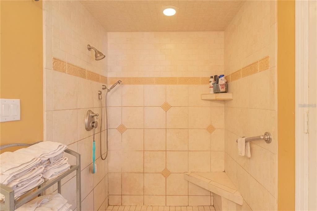 最近售出: $500,000 (3 贝兹, 2 浴室, 1959 平方英尺)